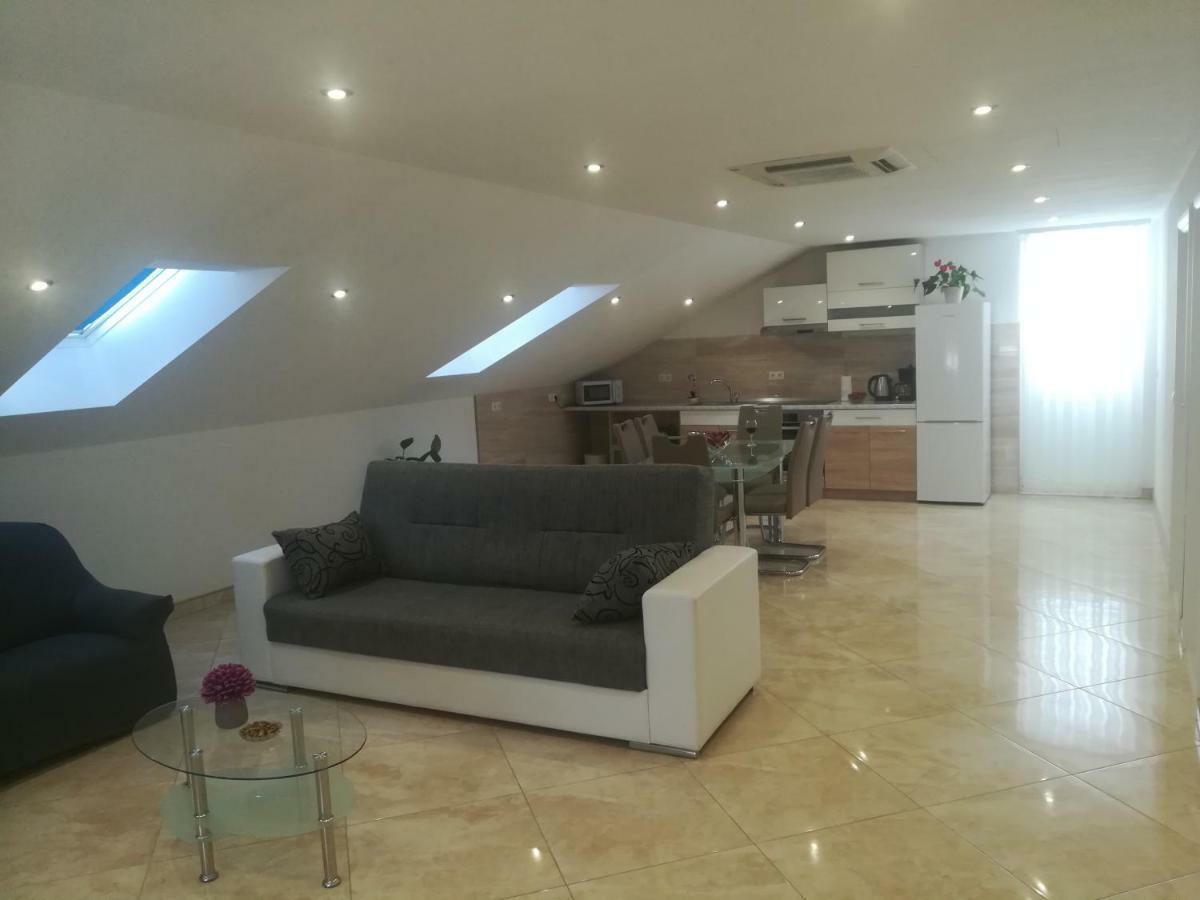 Appartamento Apartman Daria Traù Esterno foto