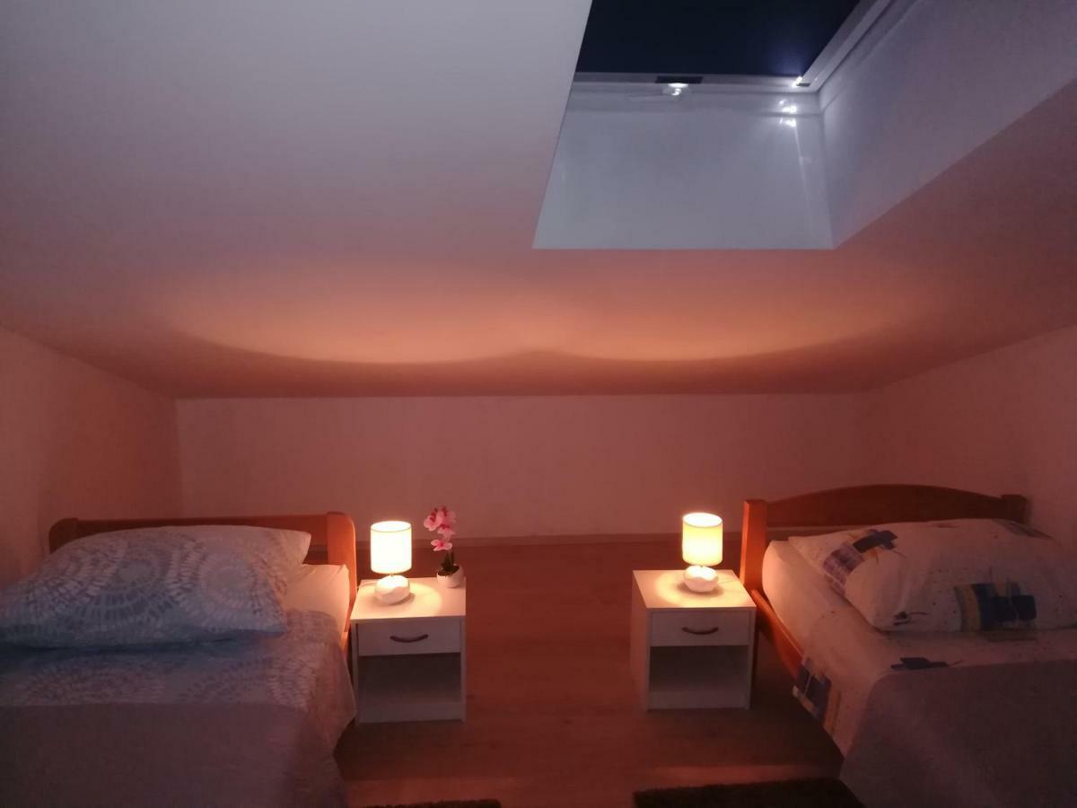 Appartamento Apartman Daria Traù Esterno foto